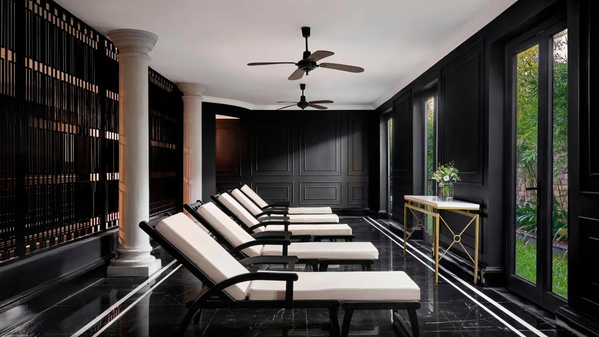 Nha Trang Marriott Resort & Spa, Hon Tre Island  נה טראנג
