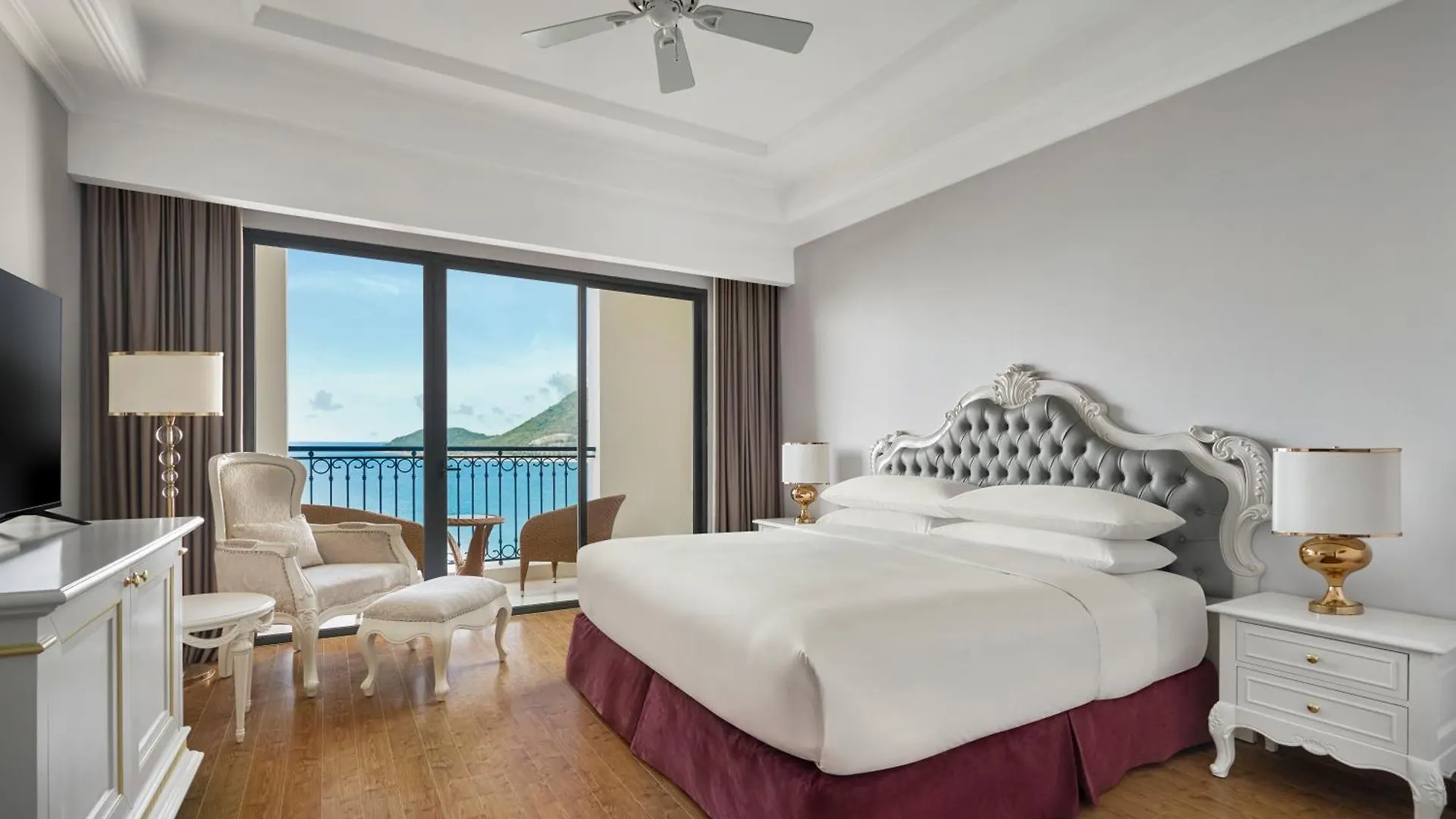 Nha Trang Marriott Resort & Spa, Hon Tre Island 5*, נה טראנג